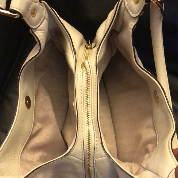 Michael Kors Purse - Picture 4 of 8